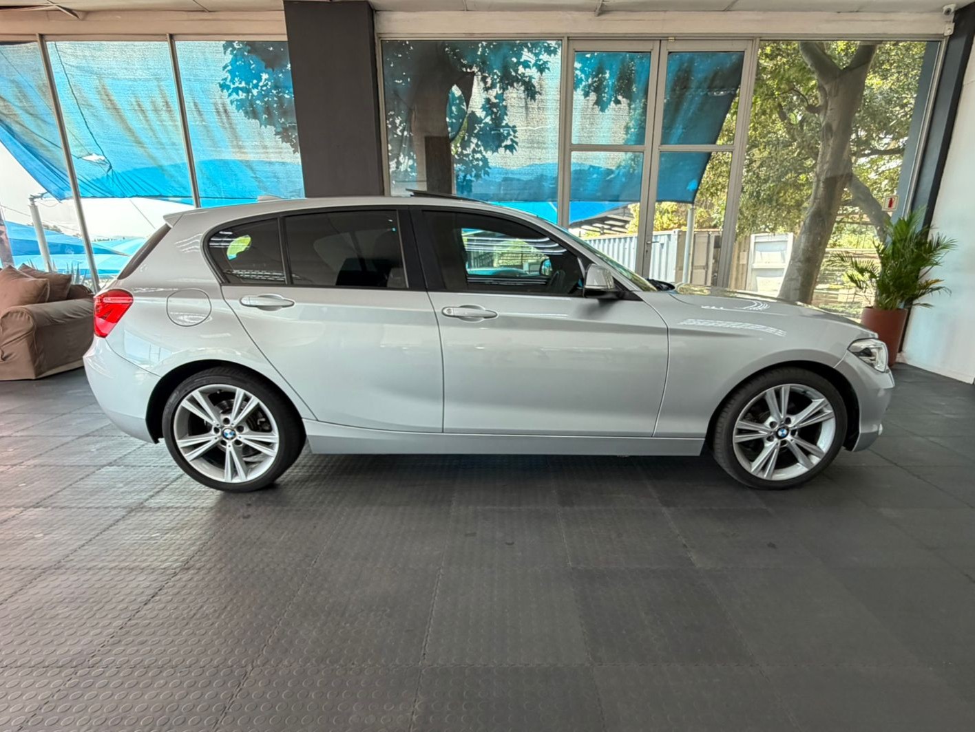 BMW 1 Series 120i 5-Door Auto 2019