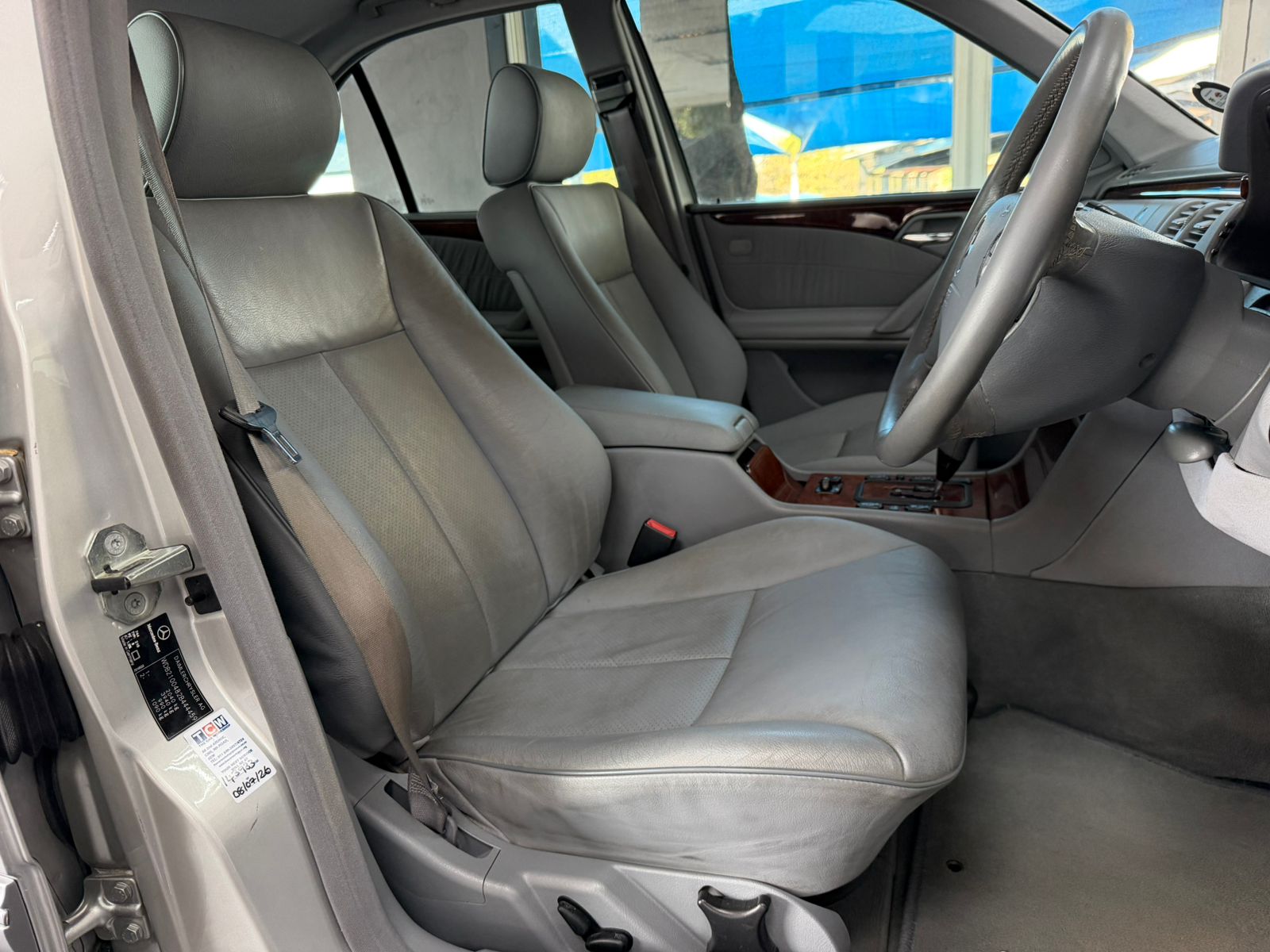 Mercedes-Benz E-Class E200 K Elegance Auto Listing Quality 49% Flyer Preview 2001