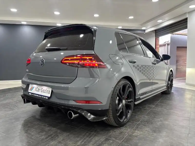 Volkswagen Golf GTI 2020
